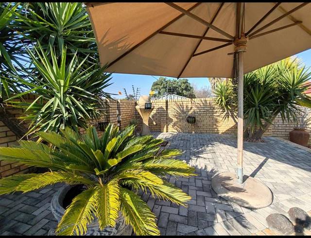 3 BEDROOM TOWNHOUSE FOR SALE IN THREE RIVERS